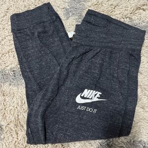 Women’s Nike crop sweatpants